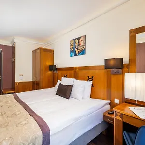 carlton.inbudapesthotels.com/