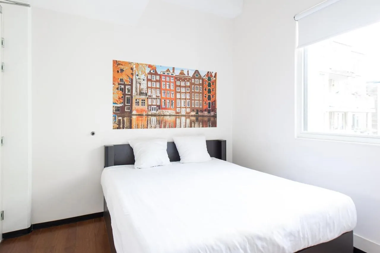 Easyhotel Amsterdam City Centre South מלון