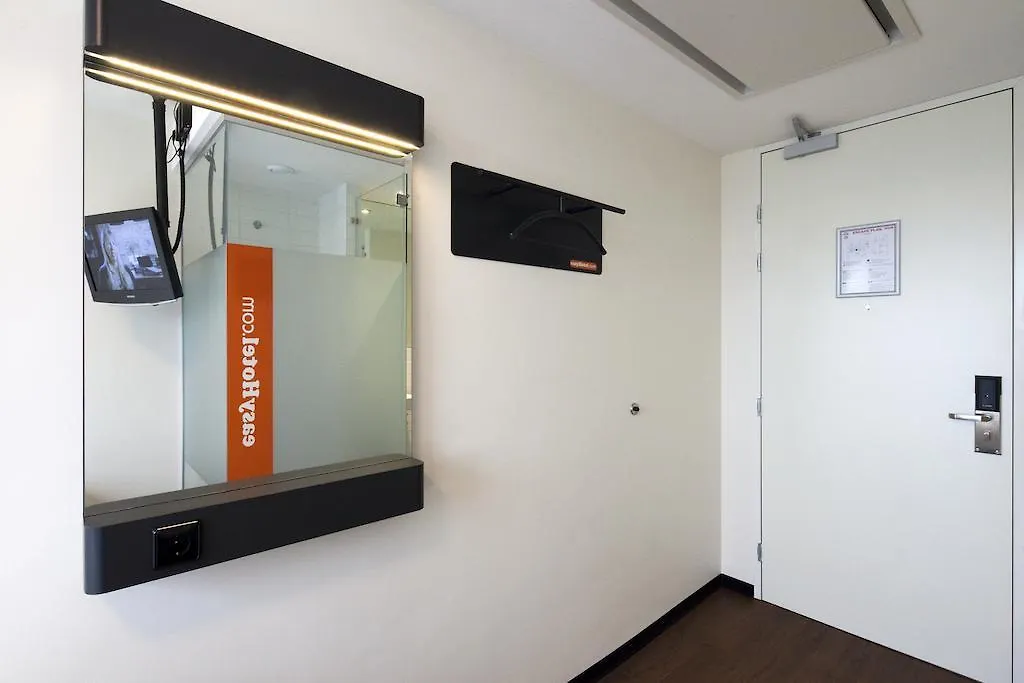 ** Hotel Easyhotel Amsterdam City Centre South Netherlands